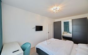 Cozycollection Apartments At Q Residence Palas Mall